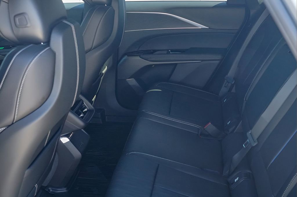 New 2026 Cadillac Lyriq Luxury w/ LPO, Floor Liner Package AWD/4WD image 20