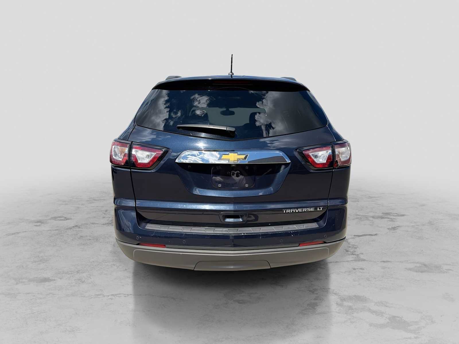 Used 2015 Chevrolet Traverse LT w/ Traveler's Package FWD image 5