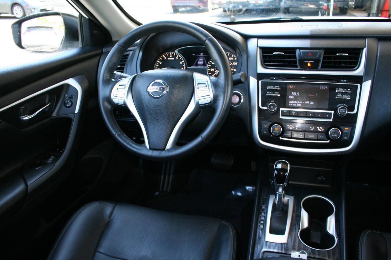 Used 2018 Nissan Altima 2.5 SL FWD image 14
