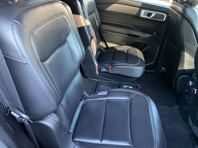 Used 2020 Ford Explorer XLT w/ Equipment Group 202A AWD/4WD image 15