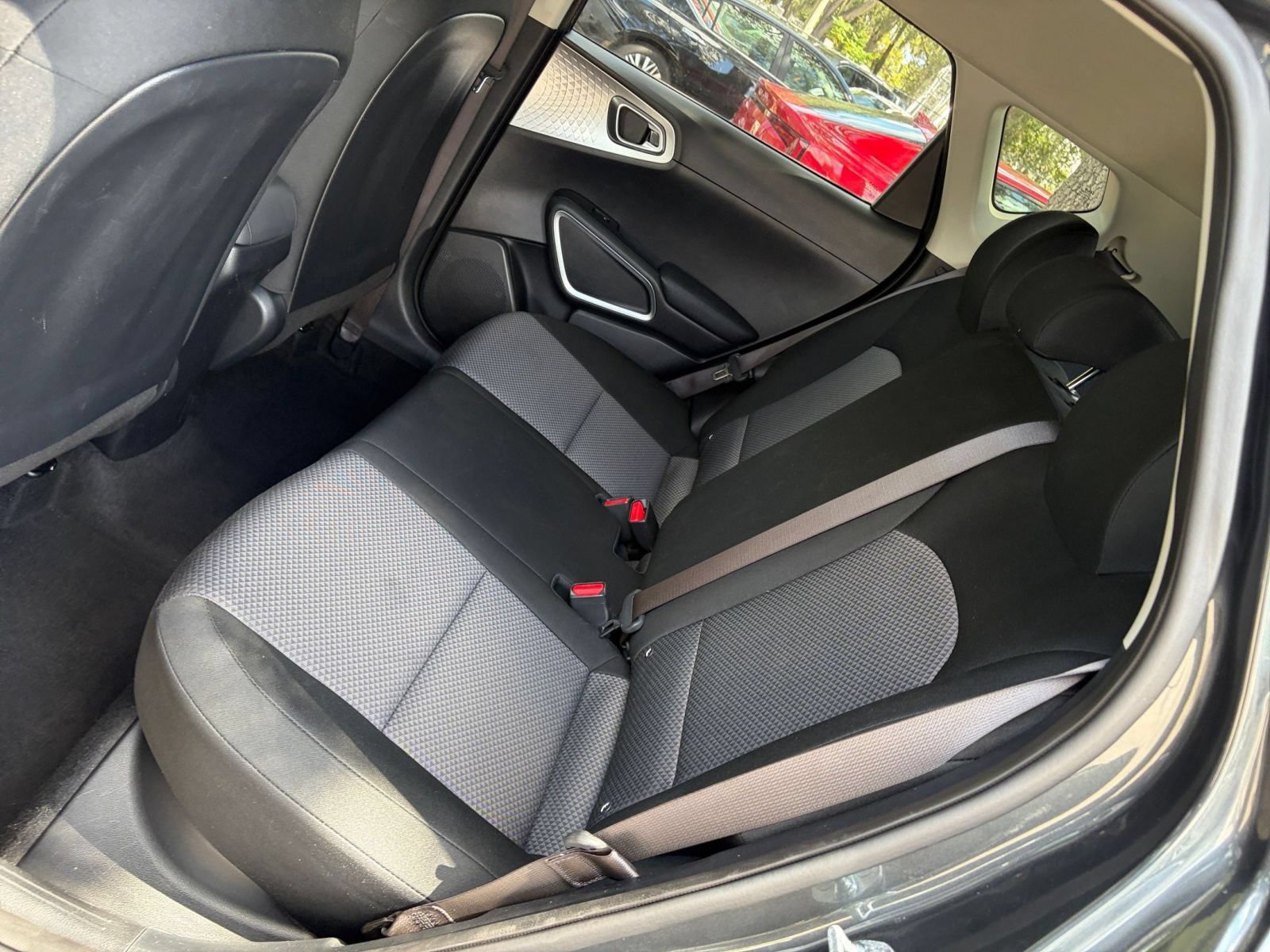 Used 2025 Kia Soul LX w/ LX Technology Package FWD image 22