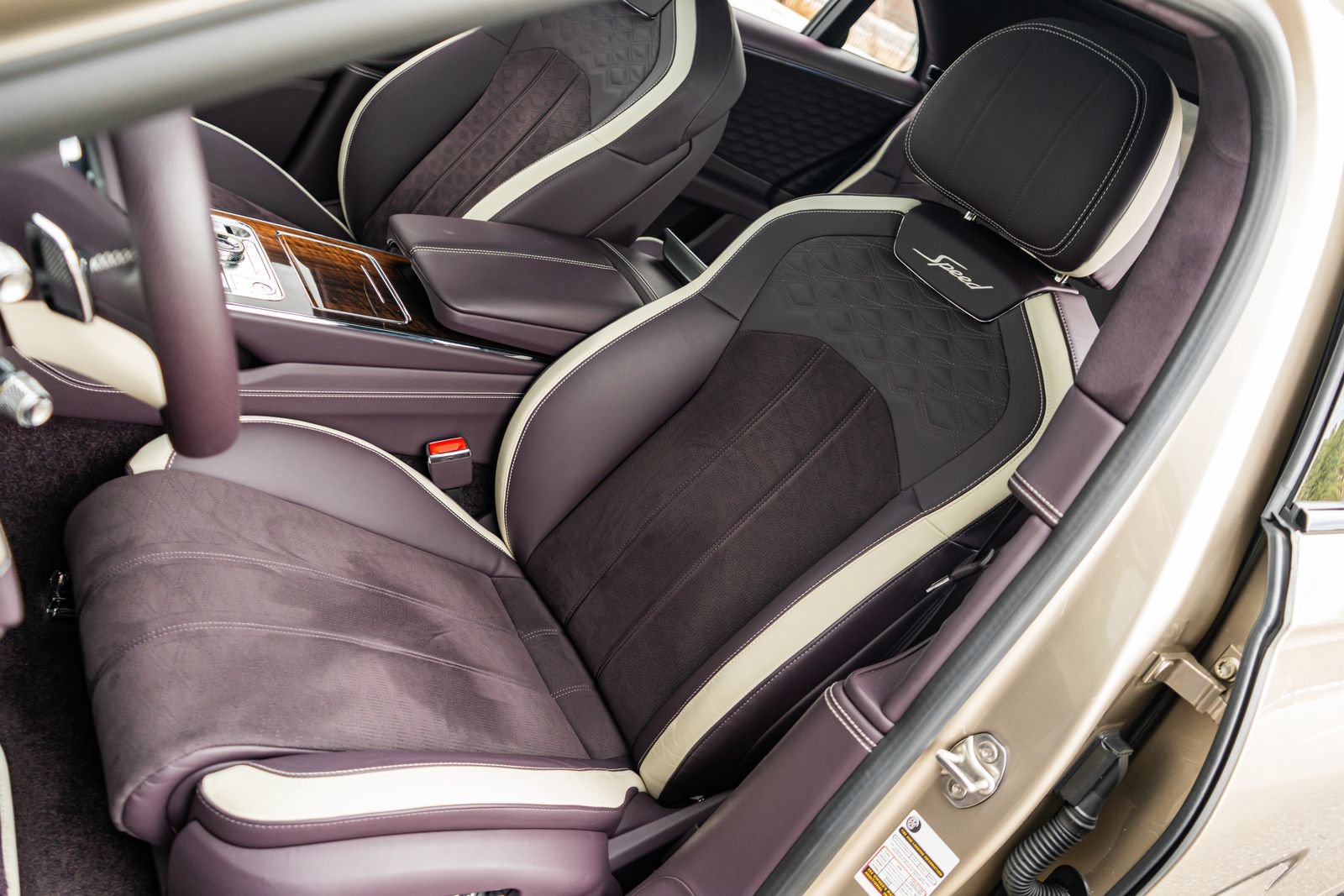 Certified 2025 Bentley Flying Spur Plug-In Hybrid AWD/4WD image 26