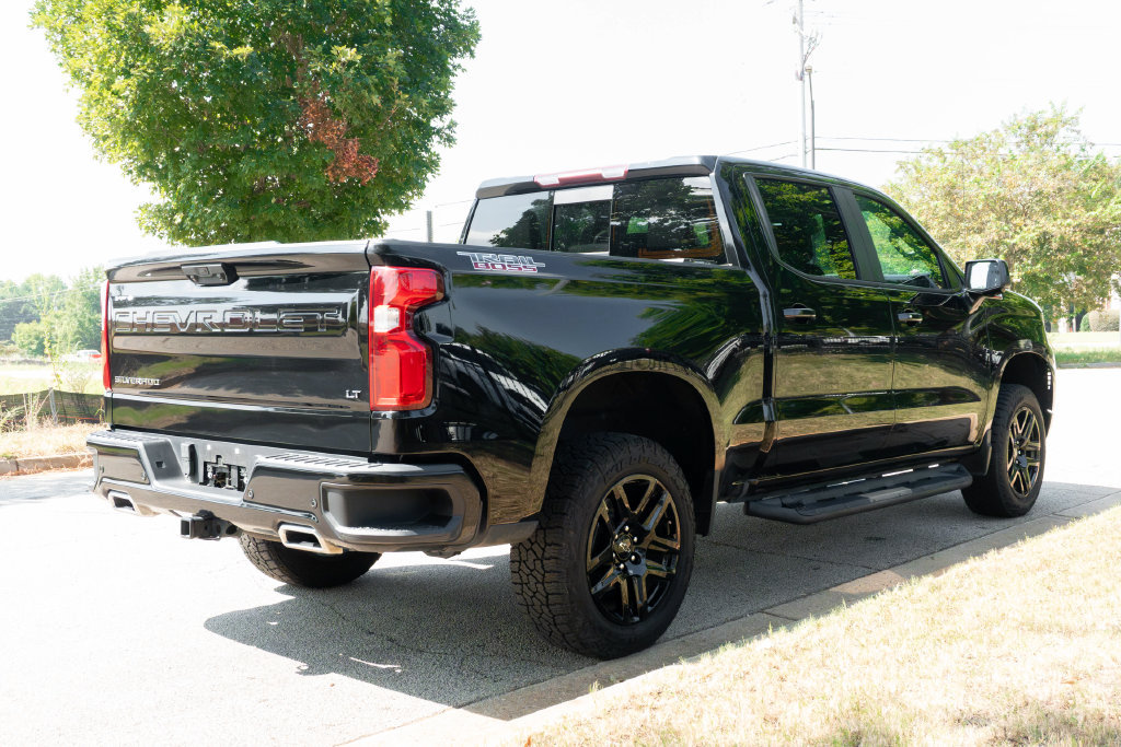 Used 2023 Chevrolet Silverado 1500 LT Trail Boss w/ LT Trail Boss Premium Package AWD/4WD image 6
