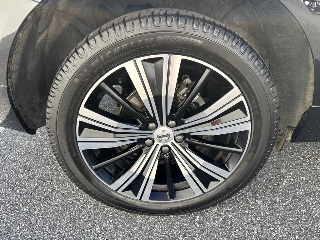 Used 2023 Volvo XC60 B5 Plus w/ Protection Package Premier FWD image 9