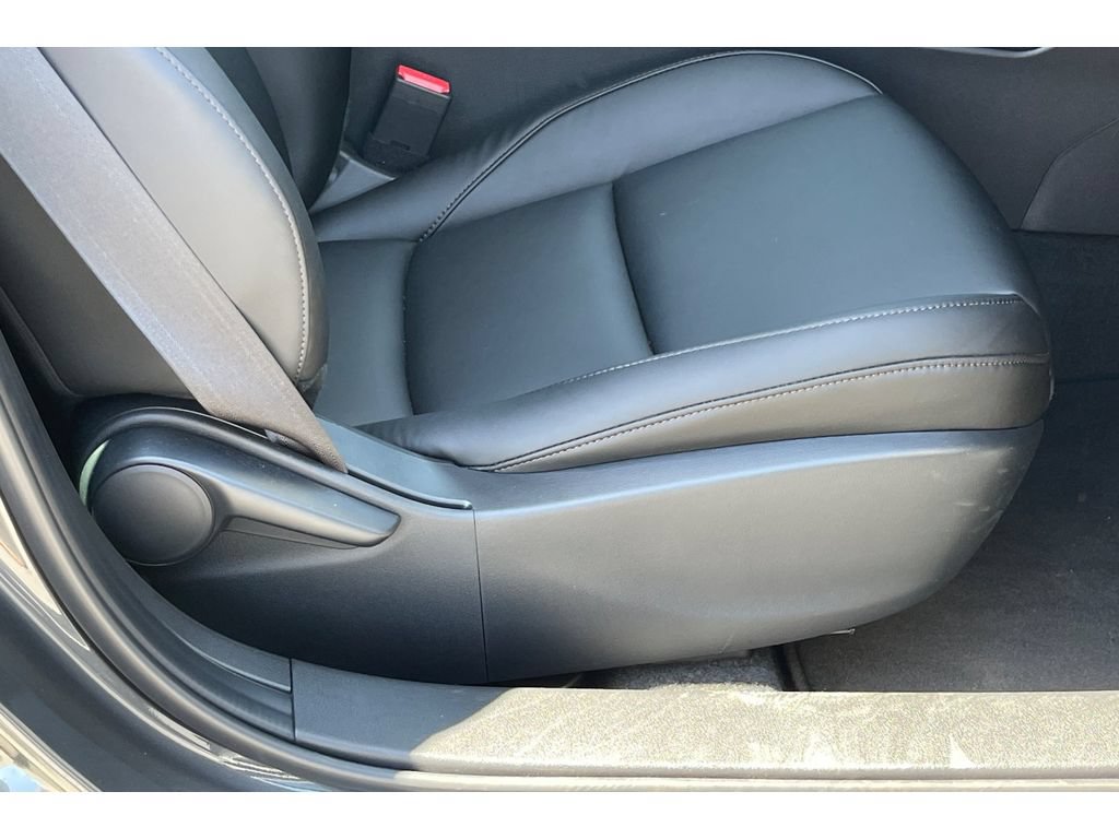 Certified 2025 MAZDA MAZDA3 s FWD image 23