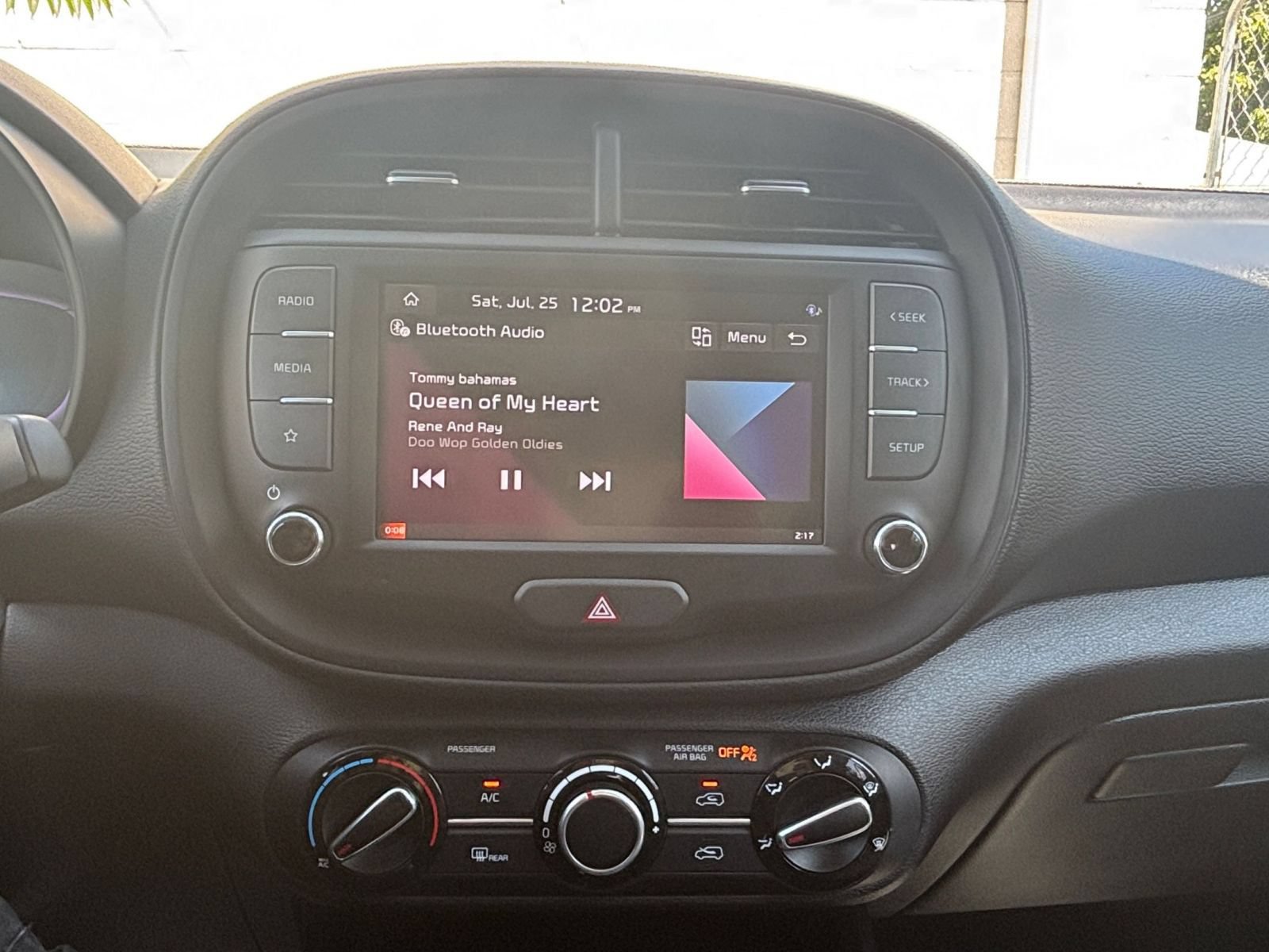 Used 2025 Kia Soul LX w/ LX Technology Package FWD image 16