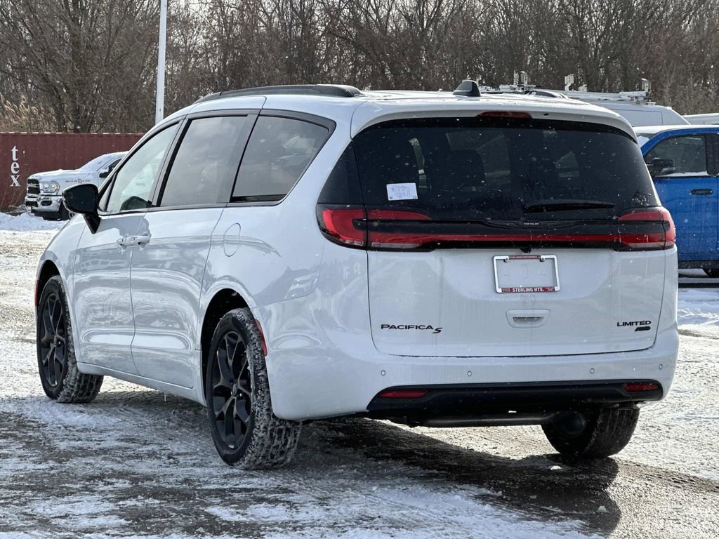 New 2026 Chrysler Pacifica Limited w/ S Appearance Package image 4