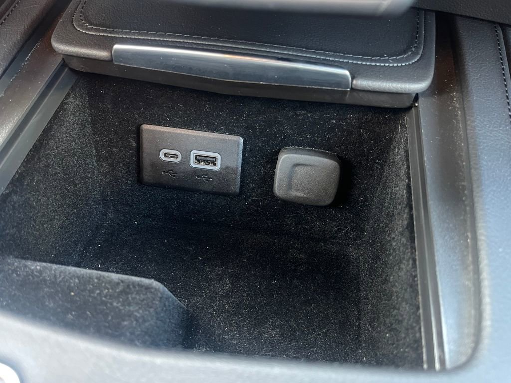 Used 2025 Cadillac XT4 Premium Luxury image 30