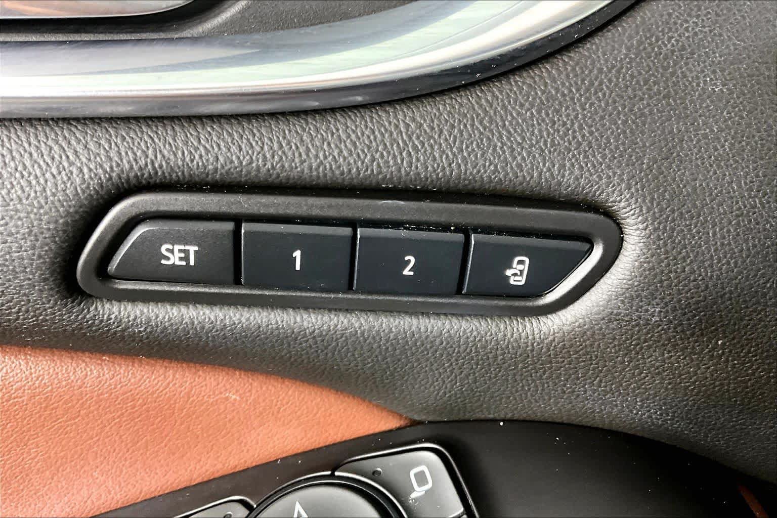 Certified 2020 Buick Enclave Avenir w/ Avenir Technology Package FWD image 33