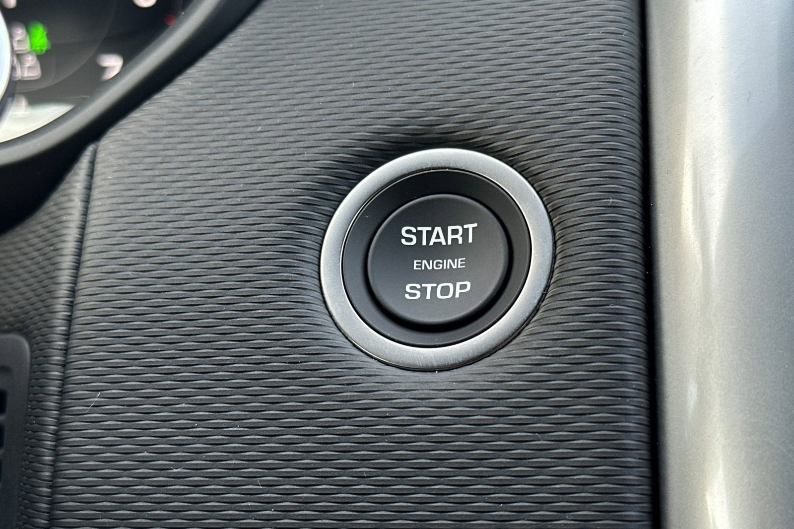 New 2025 Land Rover Discovery Dynamic SE image 21