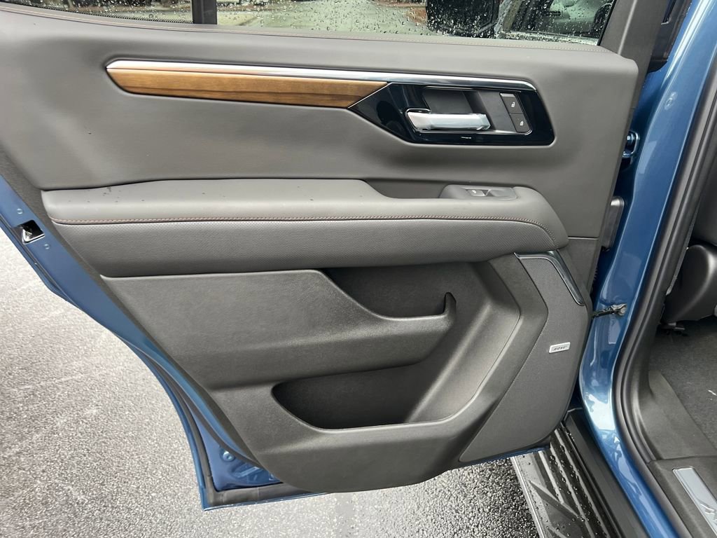 New 2026 Chevrolet Tahoe High Country w/ Sun And Tow Package image 37