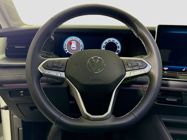 New 2025 Volkswagen Tiguan SE image 12