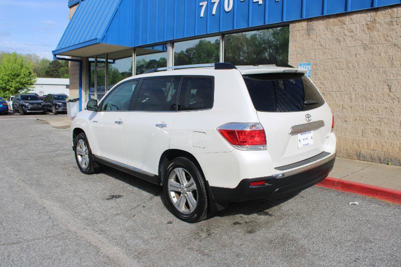 Used 2012 Toyota Highlander Limited w/ Tow Pkg AWD/4WD image 3