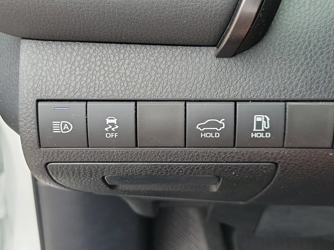 Used 2022 Toyota Camry XLE w/ Navigation Upgrade Package FWD image 31