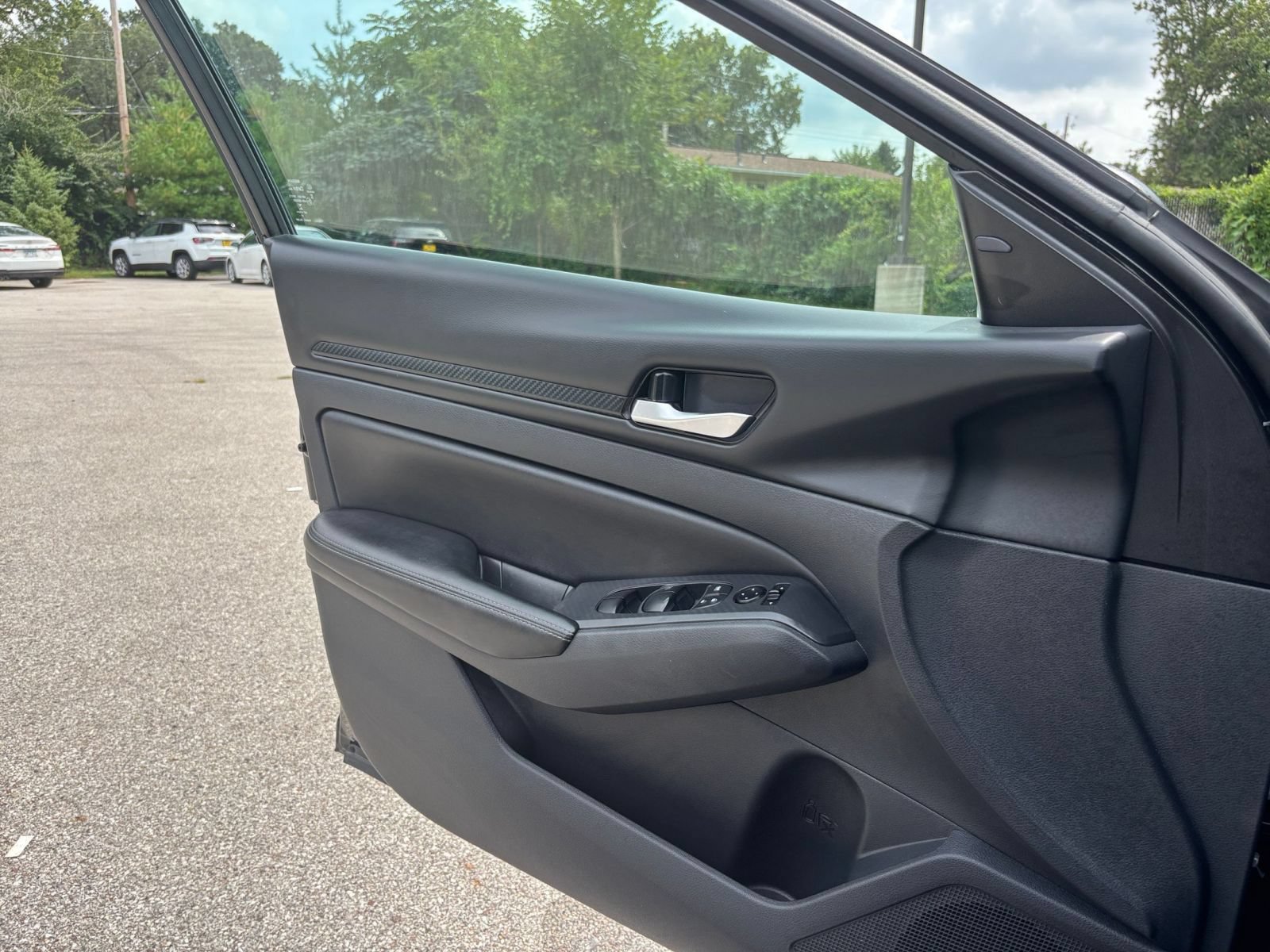 Used 2025 Nissan Altima 2.5 SV FWD image 18