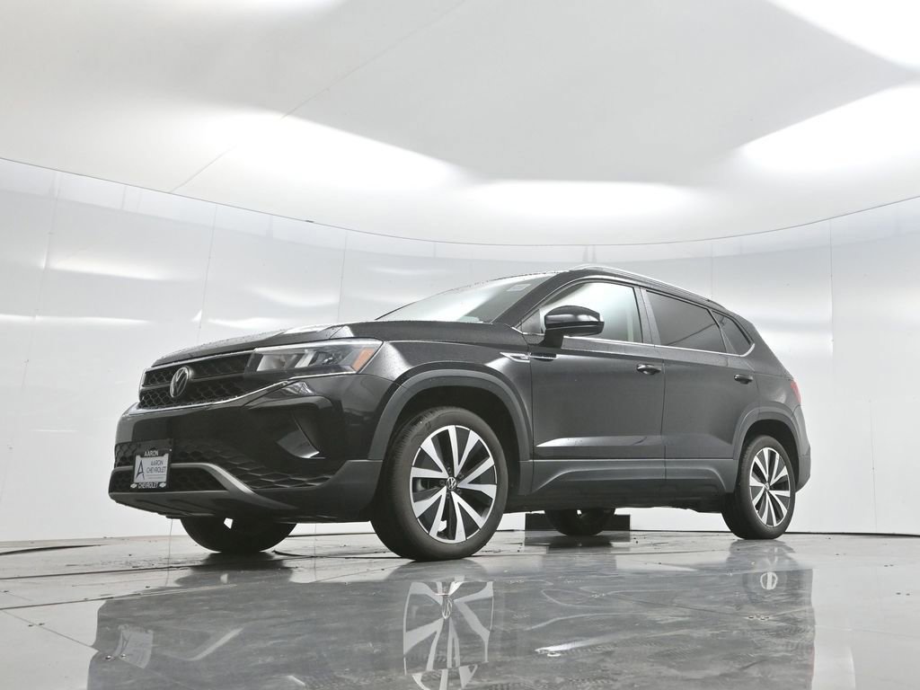 Used 2023 Volkswagen Taos SE w/ Panoramic Sunroof Package image 66