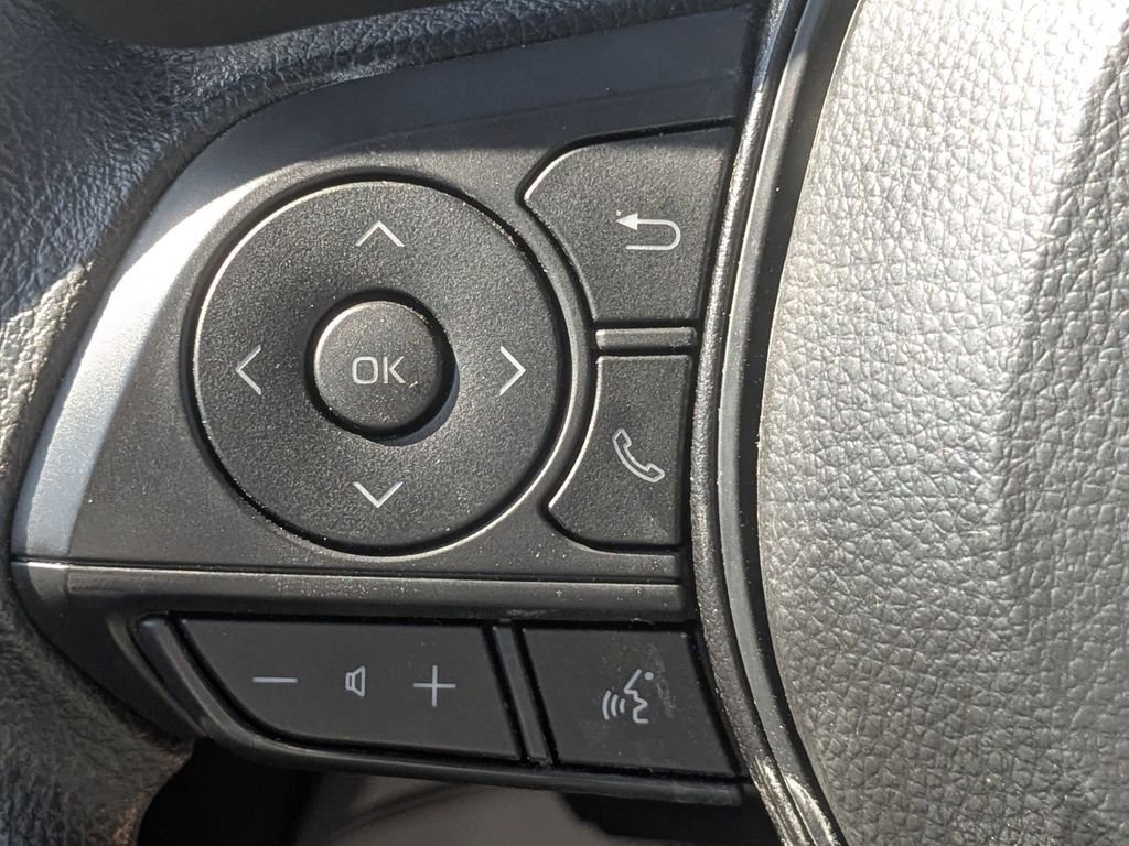 Used 2025 Toyota Corolla LE FWD image 16