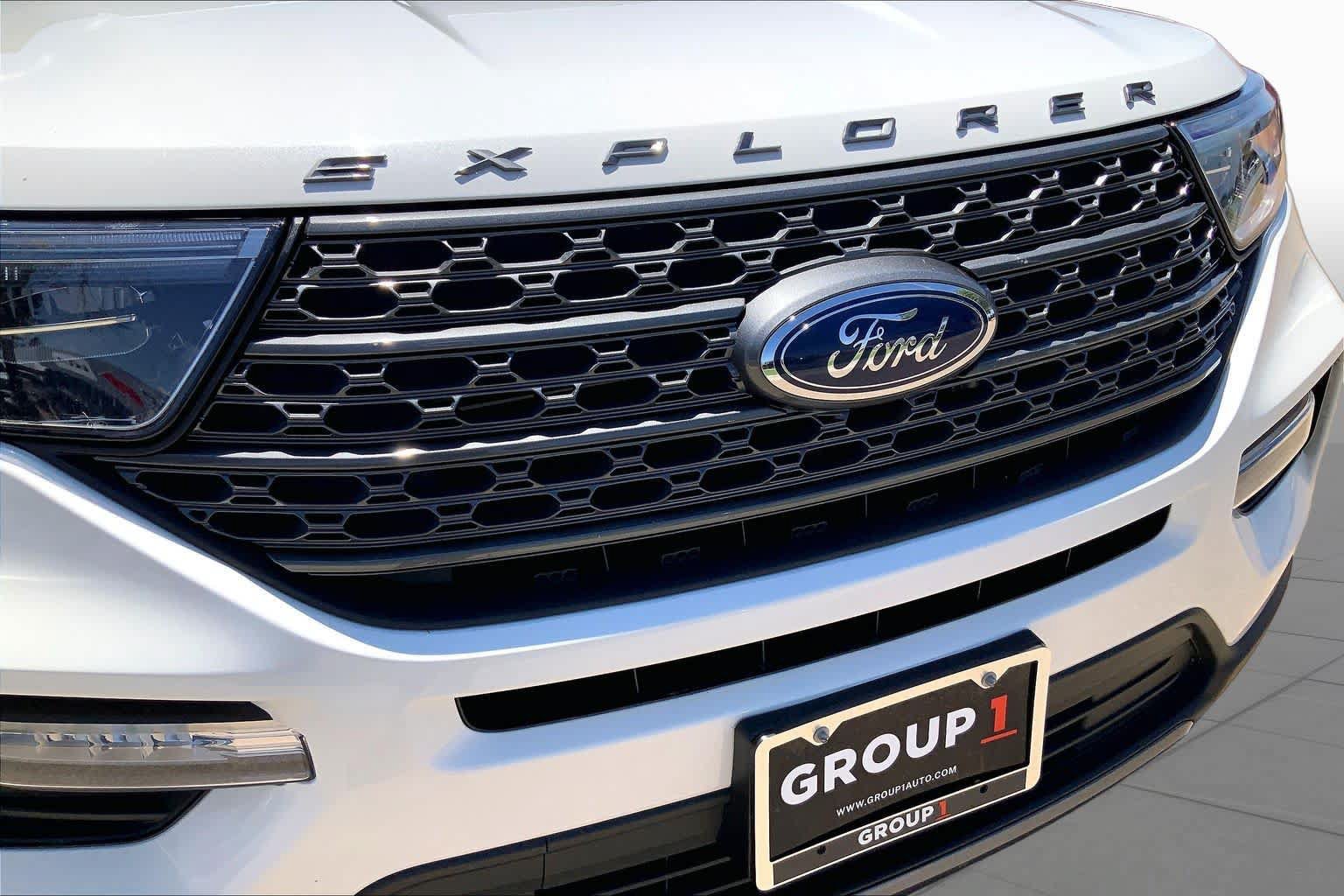Used 2022 Ford Explorer XLT w/ Equipment Group 202A RWD image 37