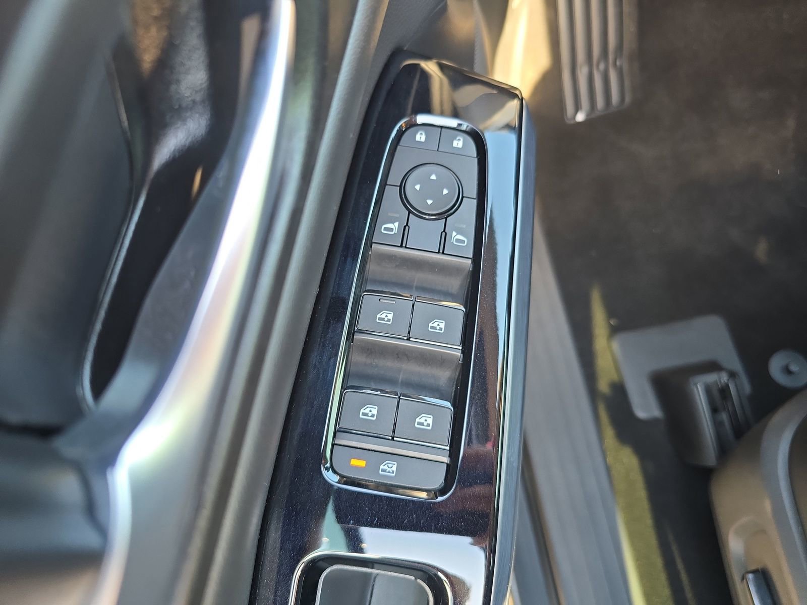 Used 2024 Nissan Pathfinder SL w/ SL Premium Package image 14