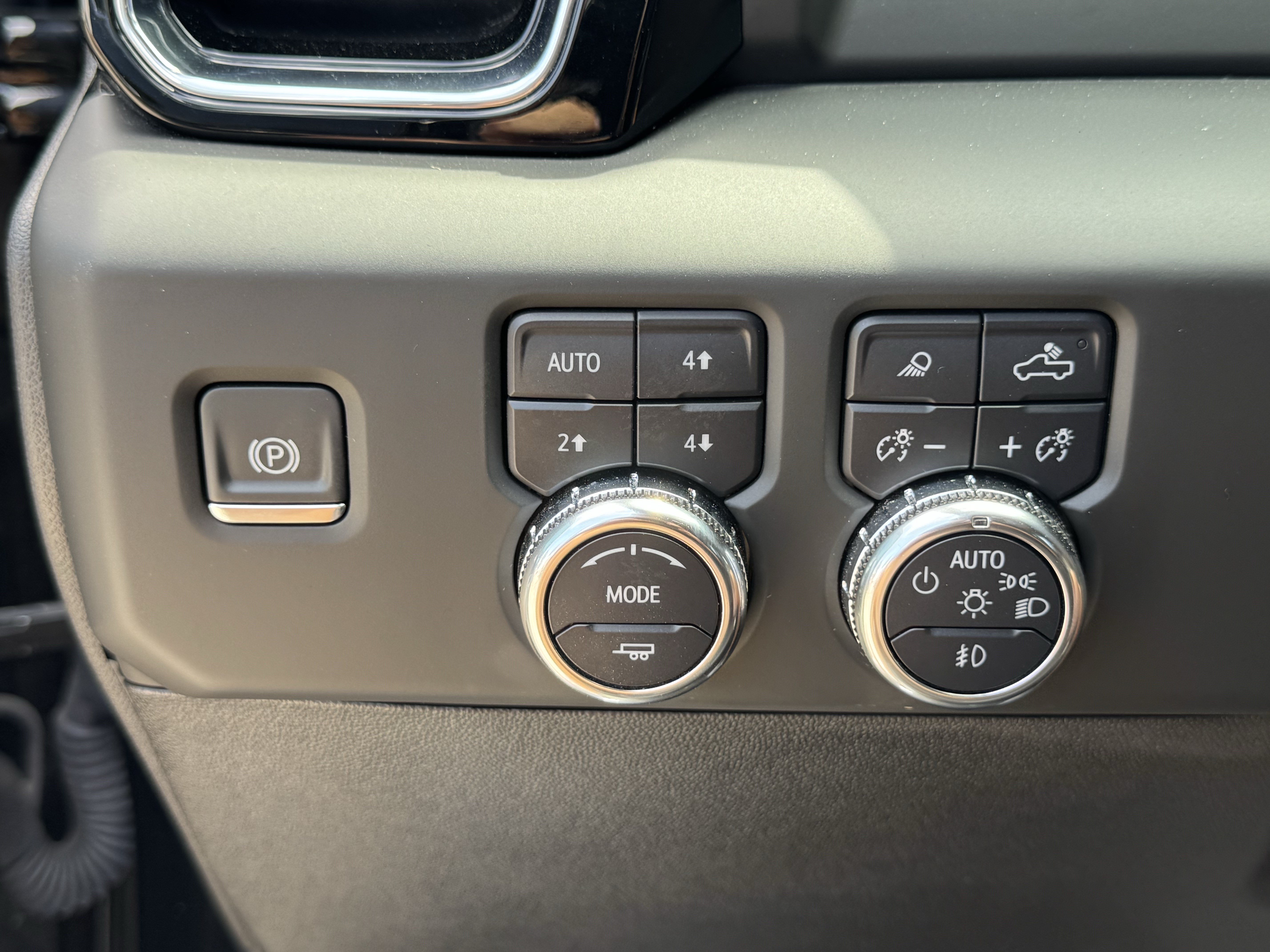 Used 2025 GMC Sierra 2500 Denali AWD/4WD image 21