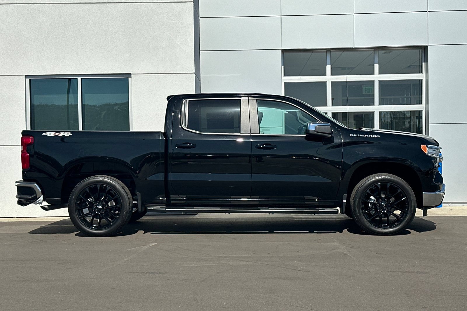 New 2026 Chevrolet Silverado 1500 LT AWD/4WD image 3