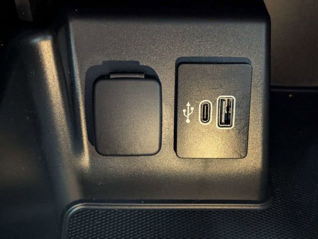 Used 2025 Ford Explorer Active image 23