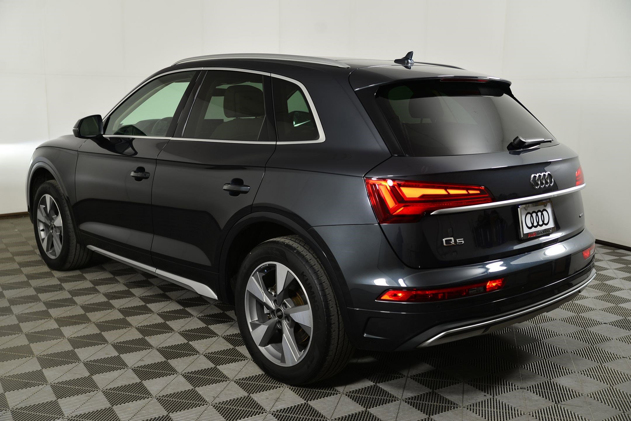 Certified 2023 Audi Q5 Premium w/ Premium Plus Package AWD/4WD image 3