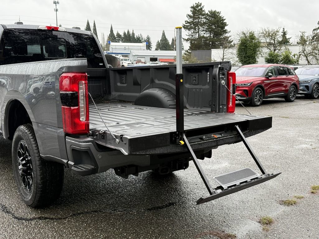 New 2025 Ford F350 Lariat w/ Lariat Ultimate Package image 11