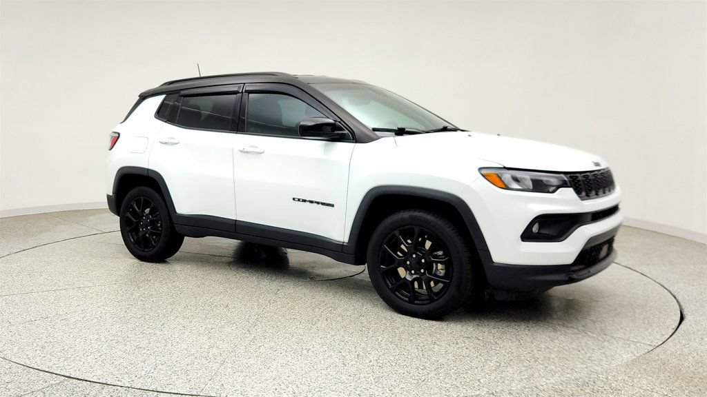 Used 2024 Jeep Compass Latitude w/ Altitude Special Edition AWD/4WD image 3