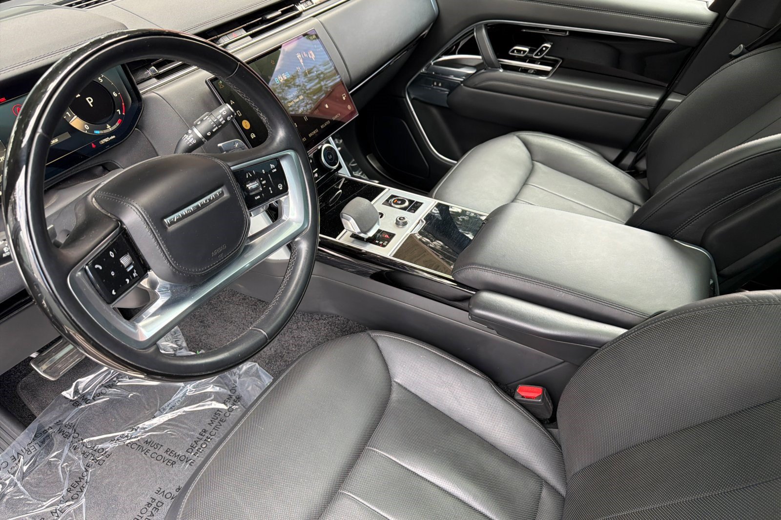 Used 2023 Land Rover Range Rover SE AWD/4WD image 4