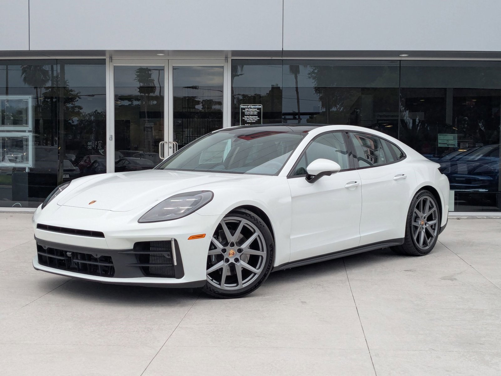 New 2025 Porsche Panamera 4 image 1