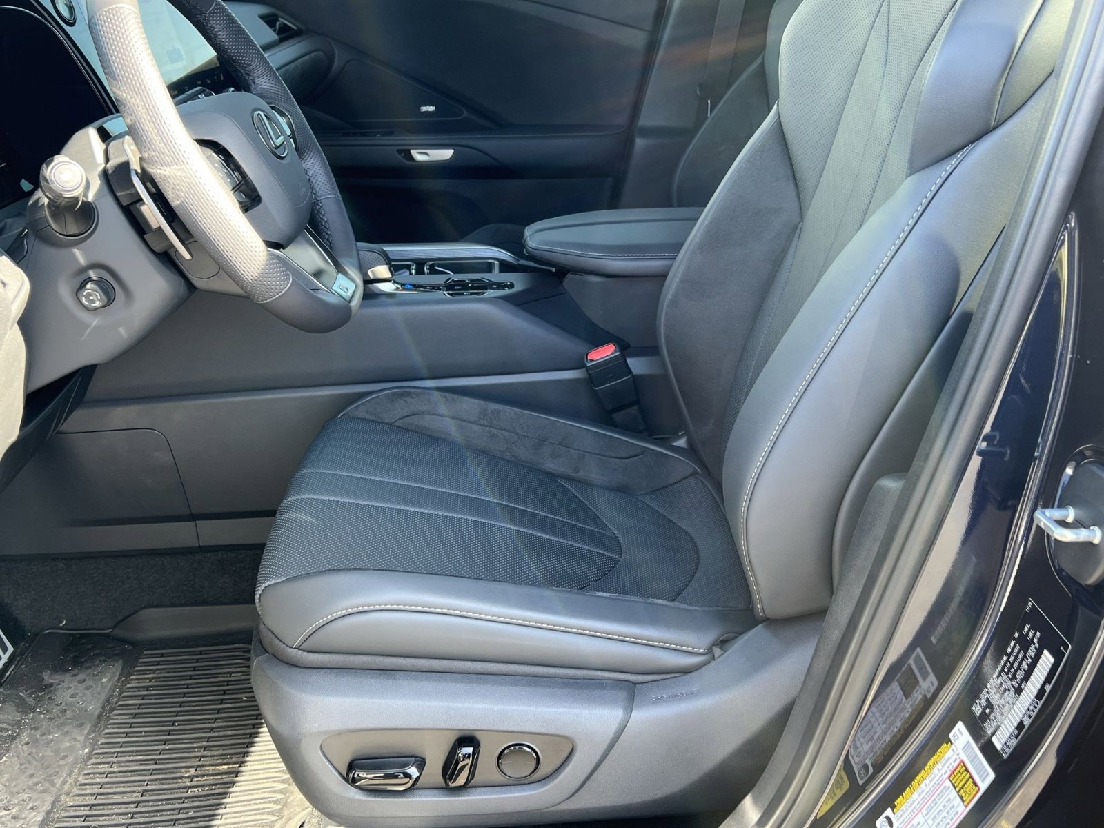 Used 2026 Lexus TX 500h AWD image 14