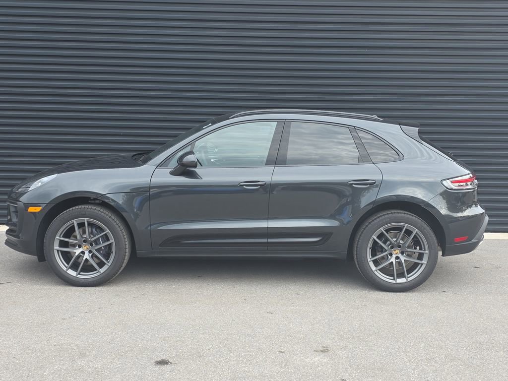 New 2026 Porsche Macan image 2