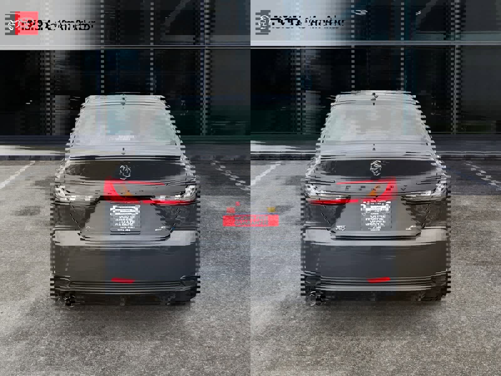 Used 2025 Toyota Camry SE image 9