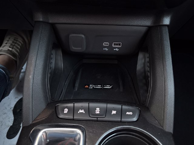 Used 2024 Chevrolet TrailBlazer RS w/ Convenience Package AWD/4WD image 19