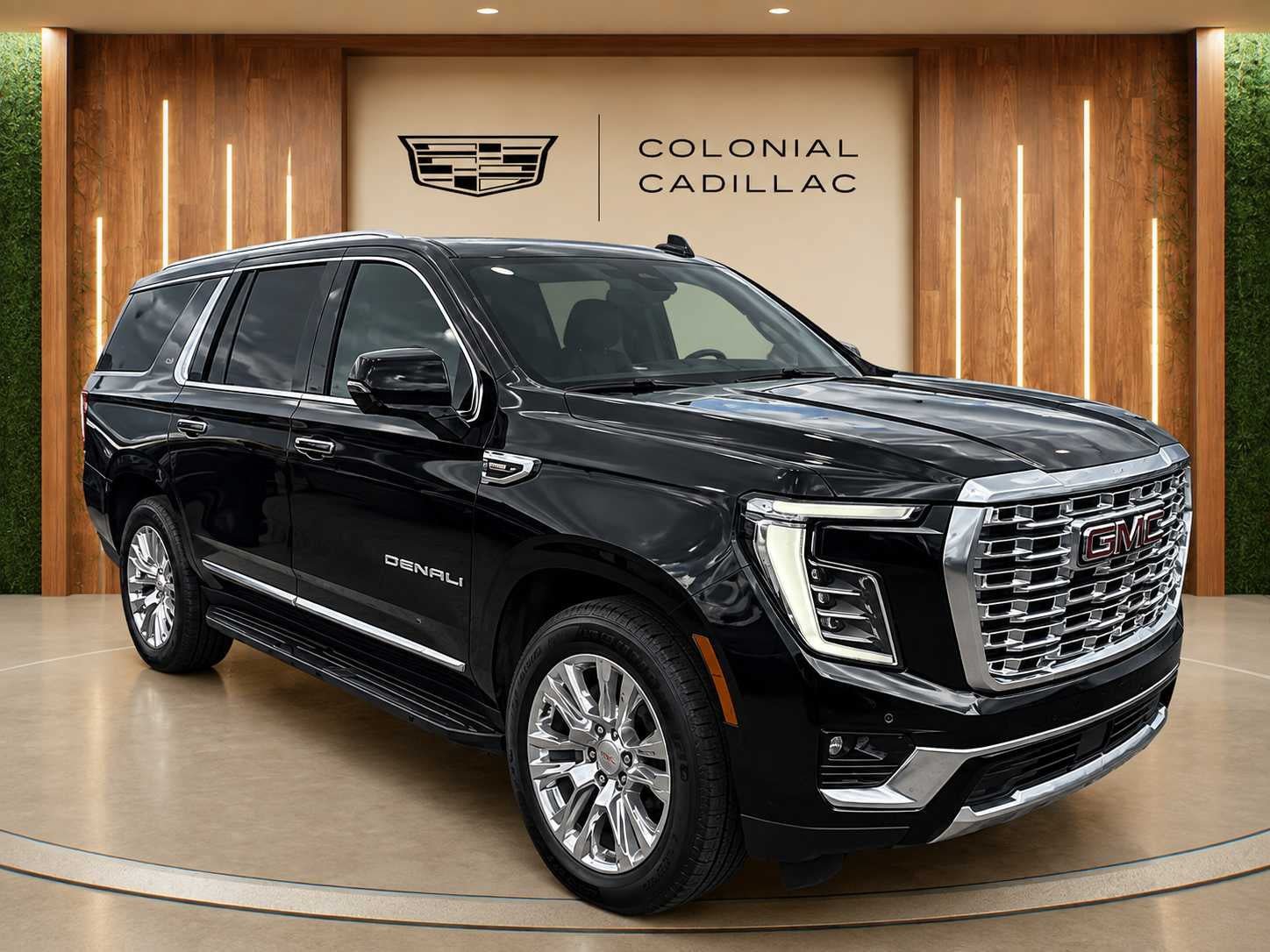 Used 2025 GMC Yukon XL Denali AWD/4WD image 1