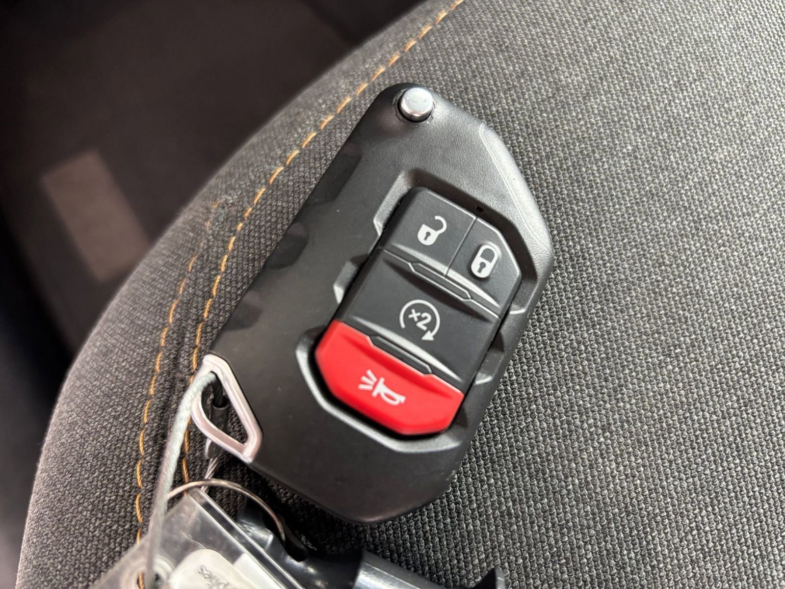 Used 2025 Jeep Wrangler Sahara AWD/4WD image 21