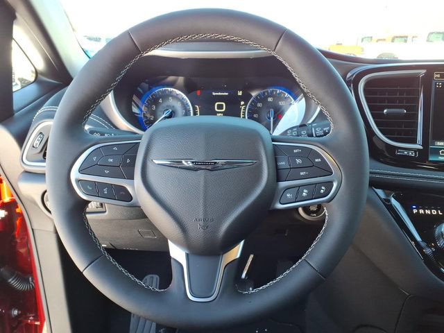 New 2026 Chrysler Pacifica Select image 18