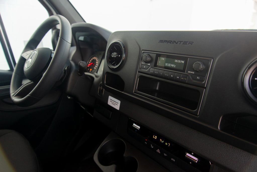 Used 2025 Mercedes-Benz Sprinter 2500 image 33
