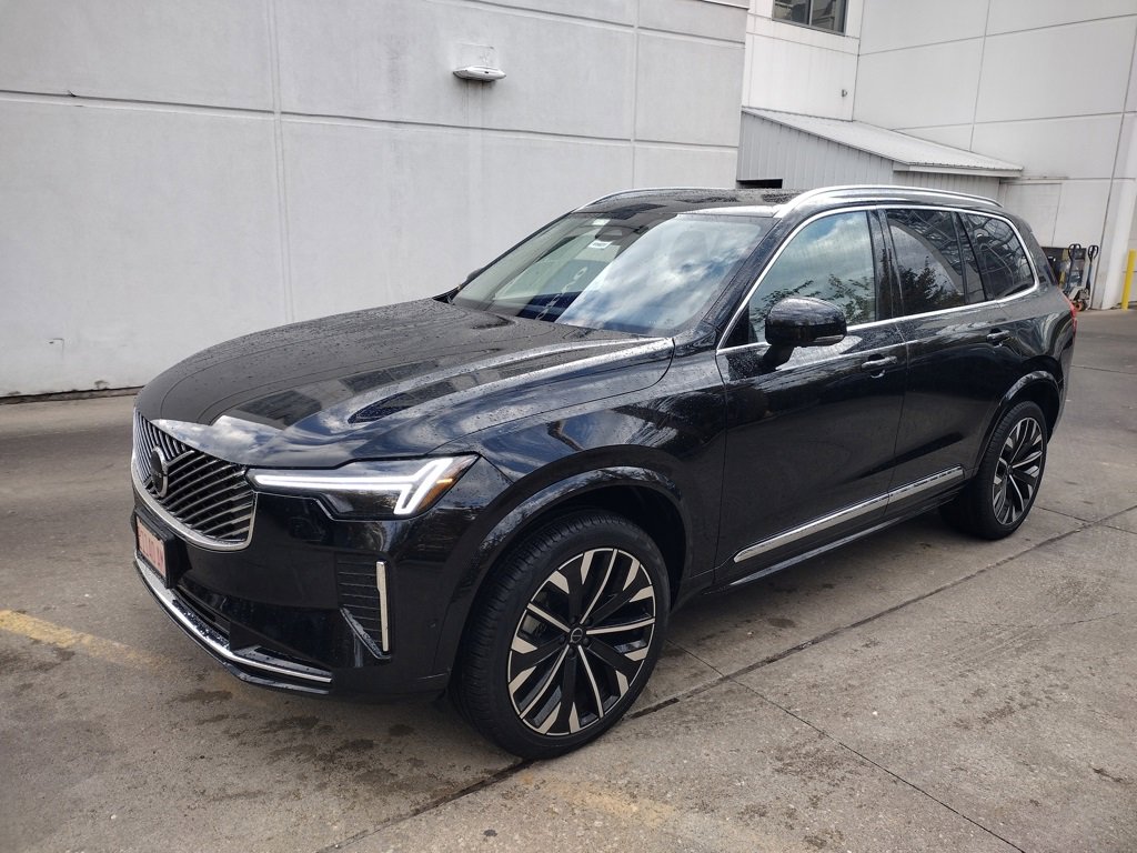 New 2026 Volvo XC90 B6 Plus w/ Protection Package Premier image 5