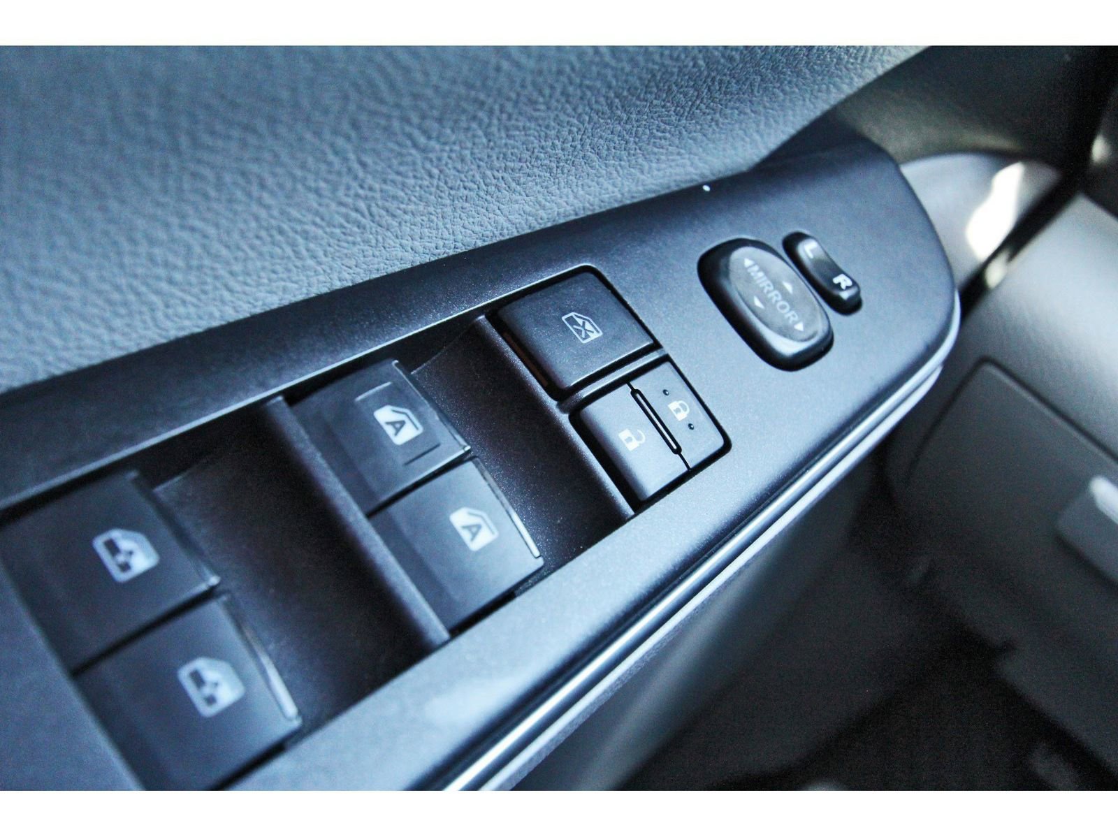 Used 2016 Toyota Camry LE image 19