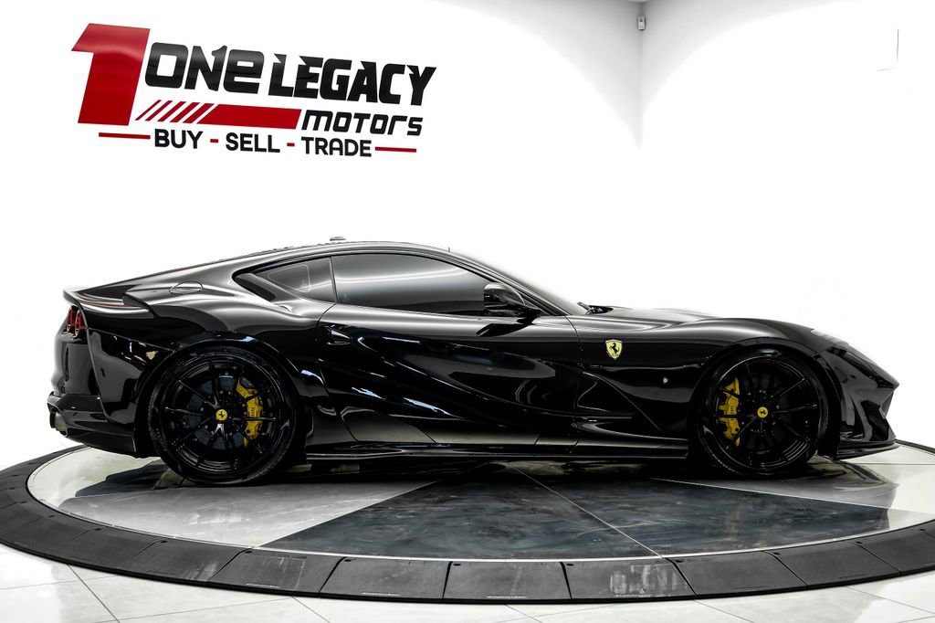 Used 2019 Ferrari 812 Superfast RWD image 5