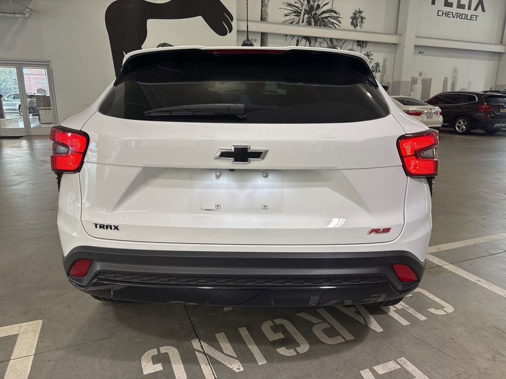 Used 2025 Chevrolet Trax RS w/ Driver Confidence Package image 6