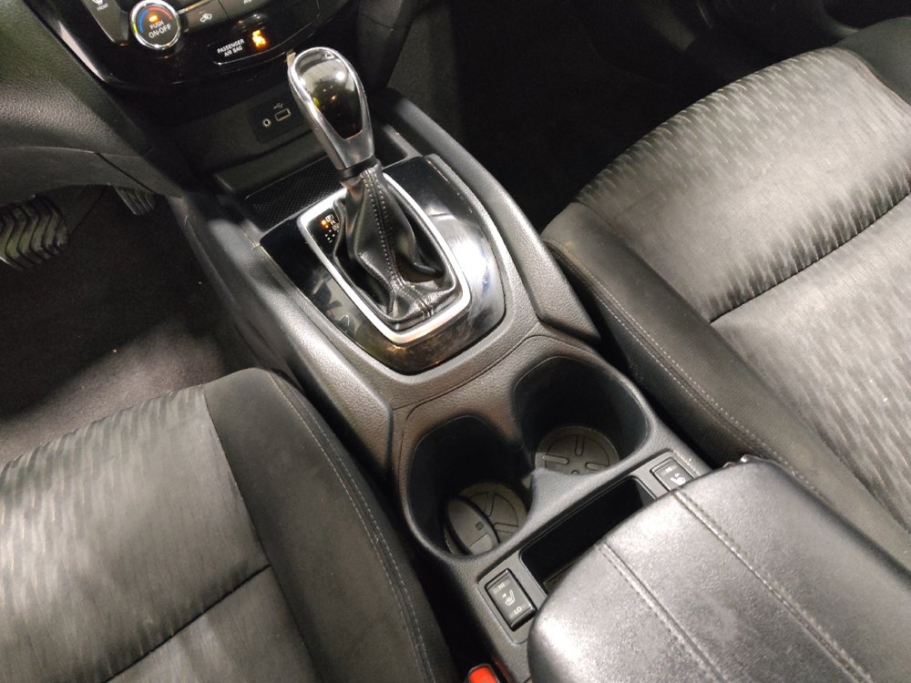 Used 2018 Nissan Rogue SV w/ Premium Package image 26