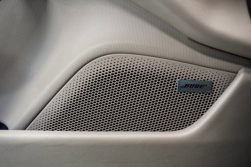 Used 2023 Porsche Taycan 4S w/ Premium Package image 38