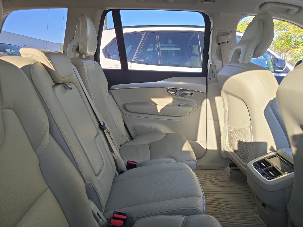 Used 2016 Volvo XC90 T6 Momentum AWD/4WD image 7