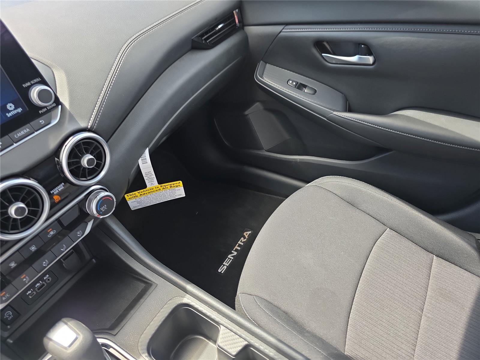 Used 2025 Nissan Sentra SV FWD image 29