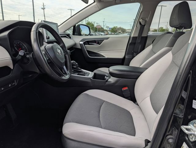 Used 2022 Toyota RAV4 XLE w/ Convenience Package image 23