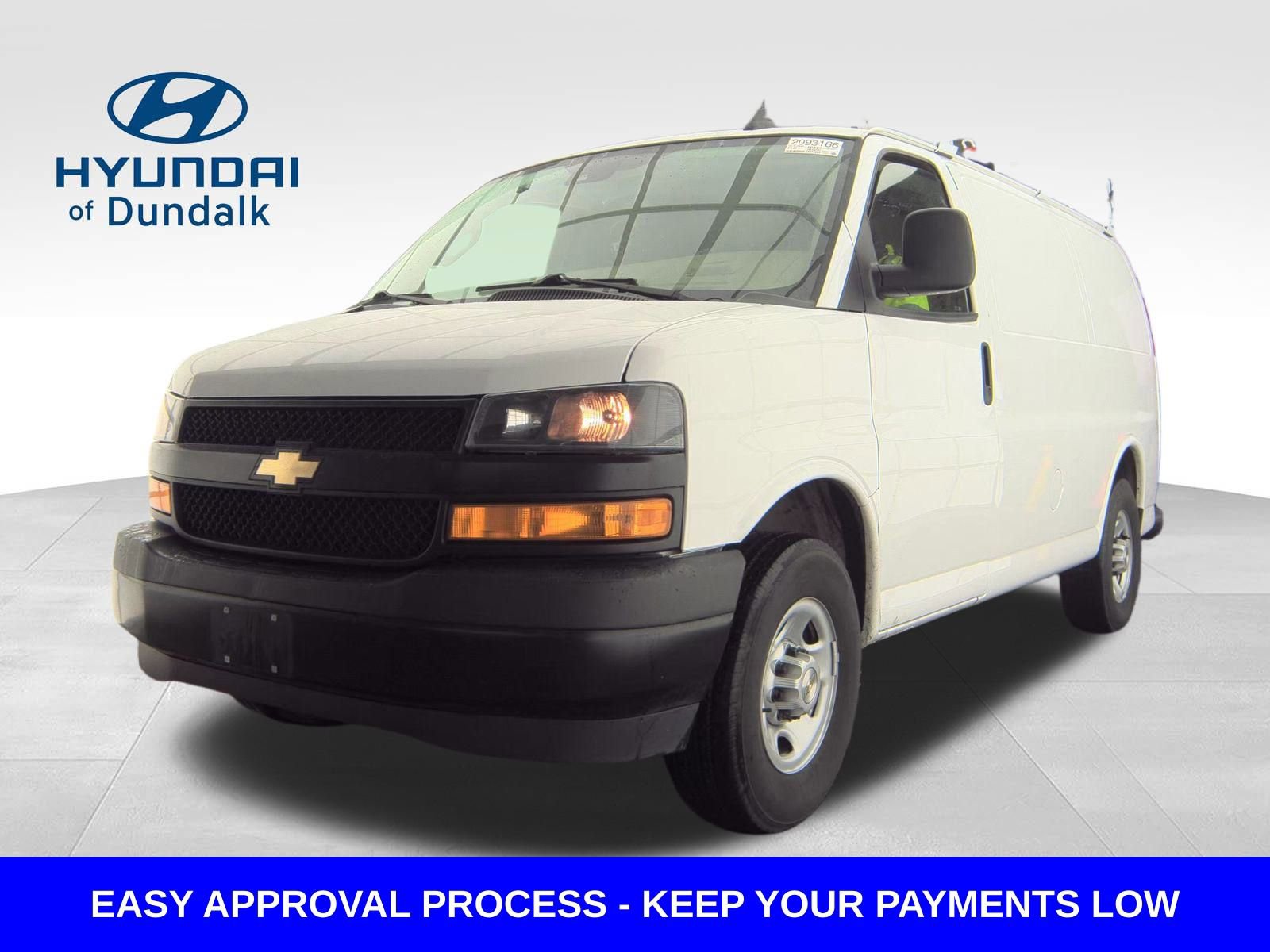 Used 2022 Chevrolet Express 3500 w/ Driver Convenience Package image 2