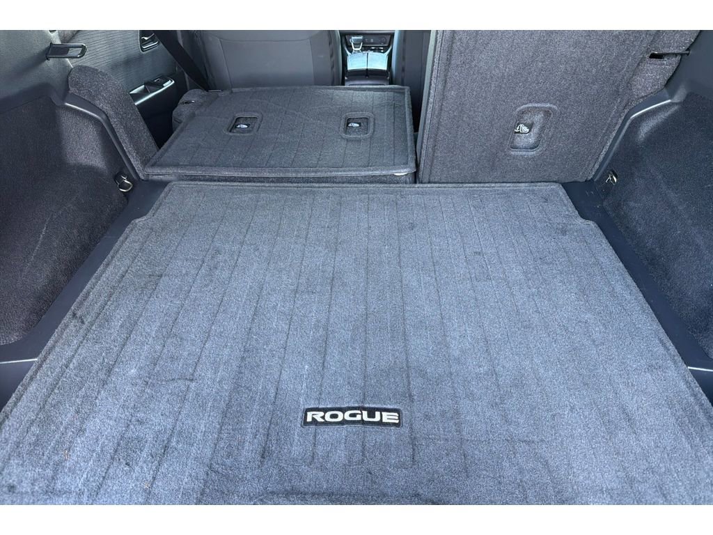 Used 2023 Nissan Rogue S image 16